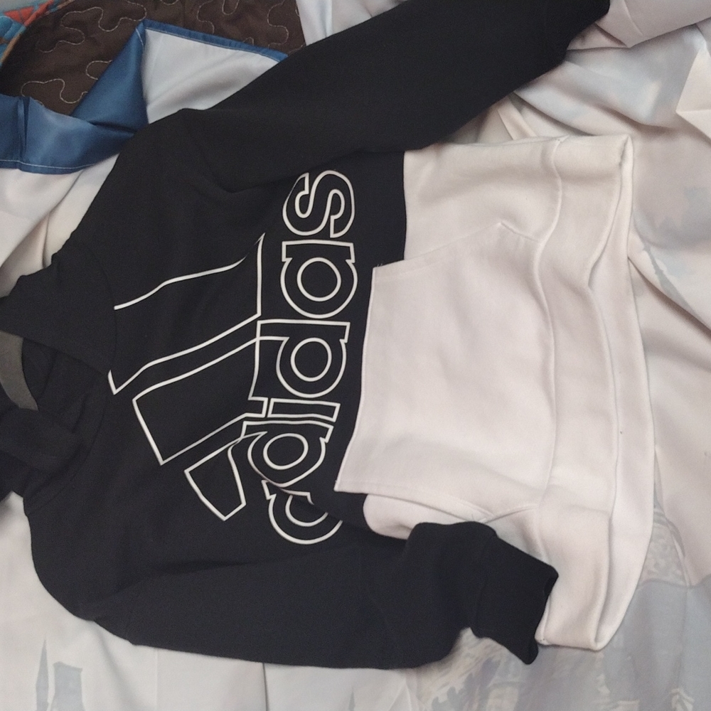 Adidas Hoodie with pockets
